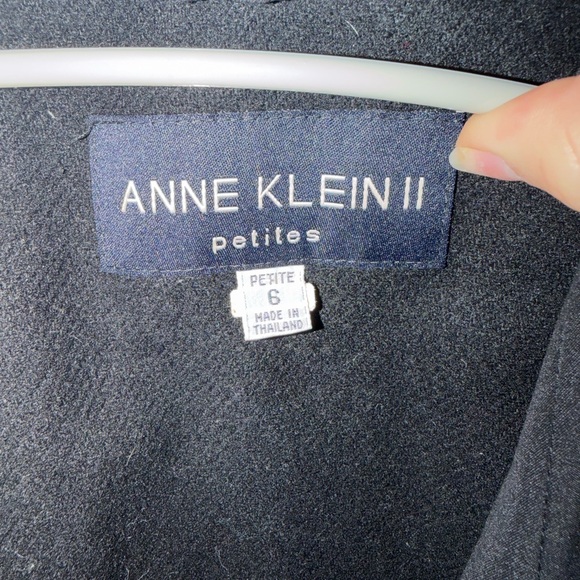 Vintage Black Anne Klein II Long Women's Coat with Velvet Collar - Picture 4 of 10